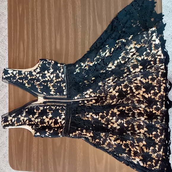 Alya Black Lace with Cream Material Backing and Peek a Boo Waist Size S - Picture 2 of 7